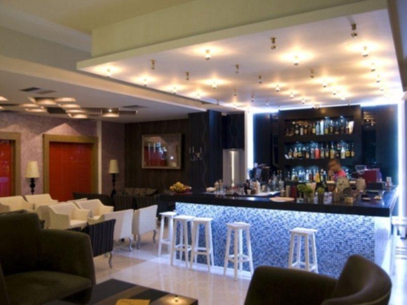 Hotel Eagle ティラナ エクステリア 写真