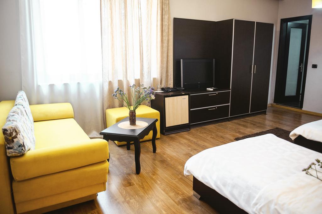Hotel Eagle ティラナ 部屋 写真